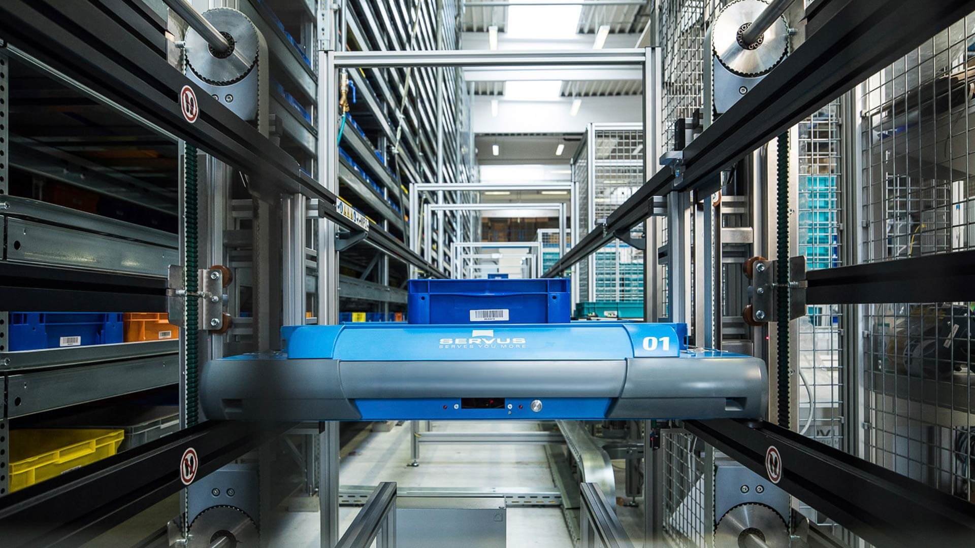 SERVUS Transportroboter im Lager