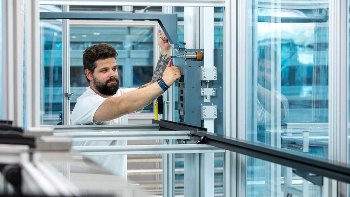 Produktion und Montage bei Lagerautomatisierung
